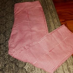 Women's kick pleat capris